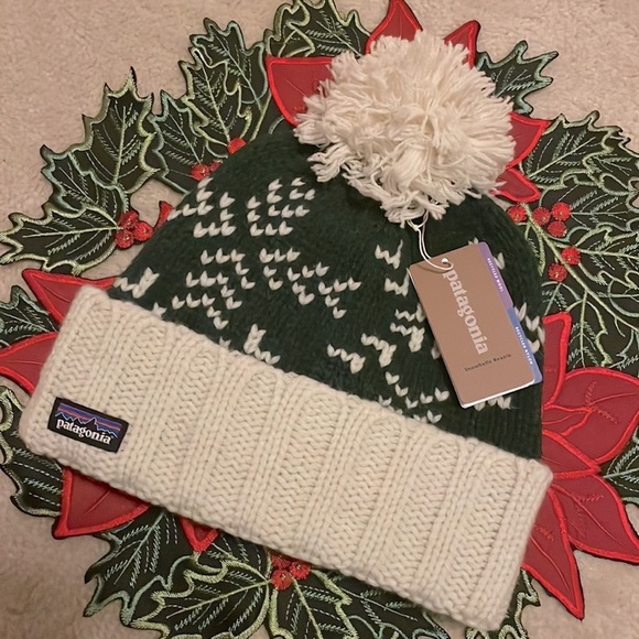 Brand New Patagonia Women's Snowbelle Beanie Wool Pom Hat Evergreen Flakes Green - Picture 5 of 16